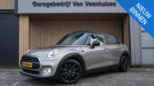 Mini COOPER 1.5 136PK 5Drs Chili Pano.Dak LED 17inch LM Keyless Sportstoelen Sfeerverlichting *NL auto* 72560km!