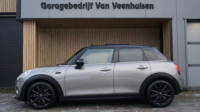 Mini COOPER 1.5 136PK 5Drs Chili Pano.Dak LED 17inch LM Keyless Sportstoelen Sfeerverlichting *NL auto* 72560km!