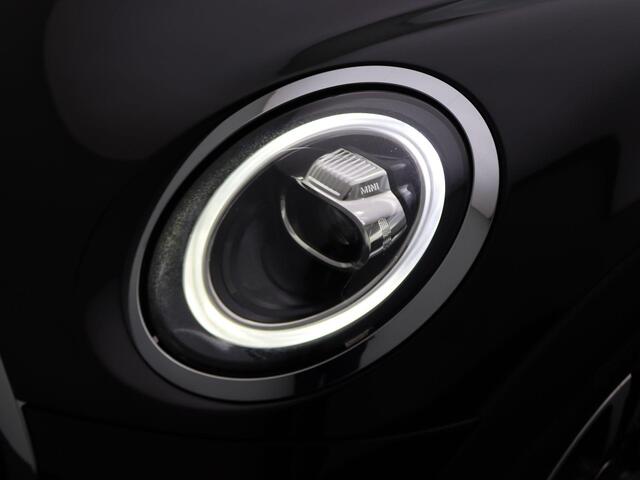 Mini COOPER 5-deurs Chili + Serious Business + Comfort Access + Sportstoelen + LED Koplampen + Harman Kardon + 17''