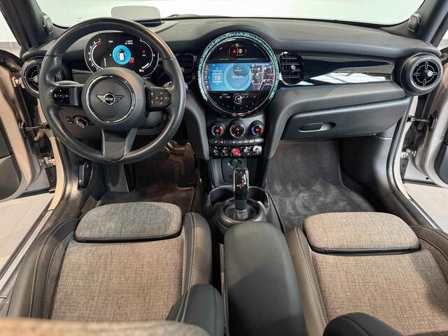 Mini COOPER 1.5 Steptr.Aut.-7 ** LED, NAVI+, PANORAMA, HuD, HALF-LEDER, KEYLESS, CAMERA ** 1e EIG - UNFALLFREI ** ** INFORMEER OOK NAAR ONZE AANTREKKELIJKE FINANCIAL-LEASE TARIEVEN **