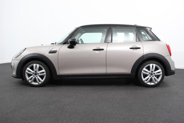 Mini COOPER Mini 1.5 Maximise Steptronic 5 deurs Navigatie Apple Carplay/Android Auto Camera Parkeer sensoren Airco Cruise Control Led