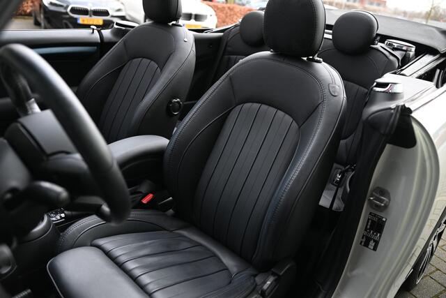 Mini COOPER Cabrio Automaat / Sportstoelen / Comfort Access / Achteruitrijcamera / Head-Up / Adaptieve LED / Cruise Control