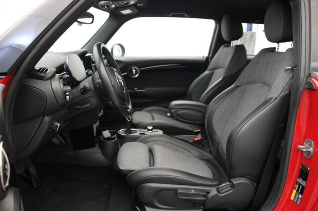 Mini COOPER Electric BlackenRed Edition - Carplay, Camera, Half Leer, Stoelverw. SOH 97%