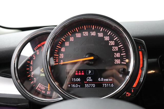 Mini COOPER 1.5 Classic | Navigatie | Climate Control | PDC |