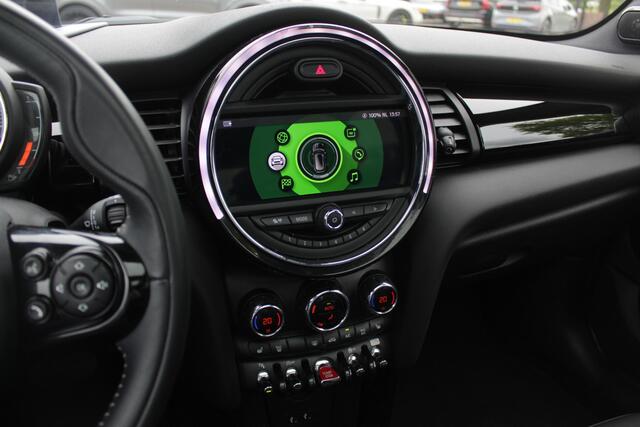 Mini COOPER Mini 1.5 60 Years Edition / Panoramadak / Head-up / Leder / Harman Kardon / 17'' / Navigatie / DAB / Cruise Control