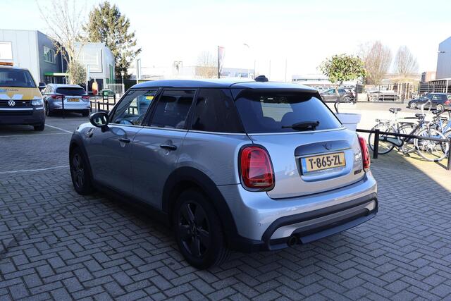 Mini COOPER Mini 1.5 Camden Edition 1e Eigenaar | Volledig Onderh | NAP | BTW | Carplay | Navi | Cruise | DAB | Full Led | Start/Stop | Hill-Hold | PDC
