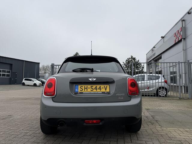 Mini COOPER Mini 1.5 Pepper Serious Business Automaat..!! Navigatie, Parkeersens, Climate contr, Cruise contr, etc..