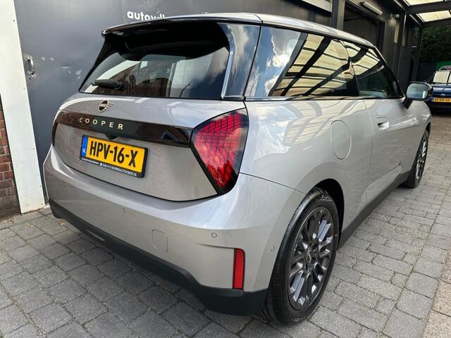 Mini COOPER E Essential XS 40.7 kWh