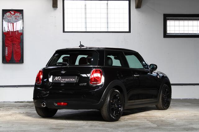 Mini COOPER Mini 1.5 Chili | Serious Business | Stoelverwarming | Achteruitrijcamera | NL auto | 1e eigenaar |