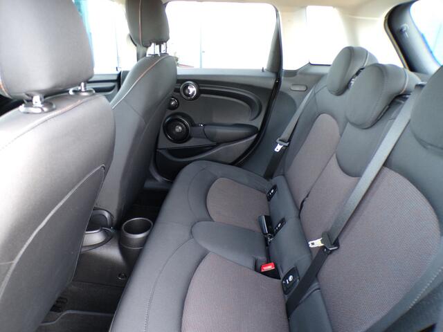 Mini COOPER Mini 1.5 Two-tone, Full LED / Harman Kardon / Parkeersensoren / Apple Carplay / 17' LMV