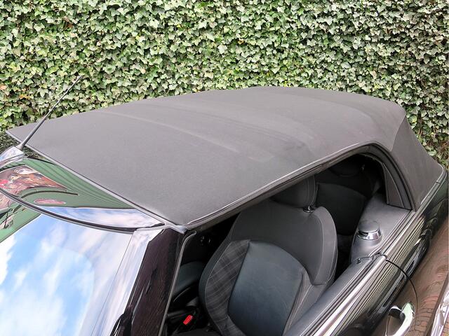 Mini COOPER Cabrio 1.5 Chili F57 met Keyless, LED, Navi, BT en 17"
