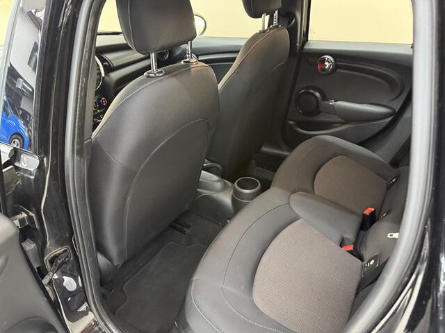 Mini COOPER Mini 1.5 135Pk, 2017, 2de eigenaar, Dealer onderhouden, Parkeersensoren, Climate control, Cruise control, AUX aansluiting, Elektrische ramen, 17" Lichtmetalen velgen,