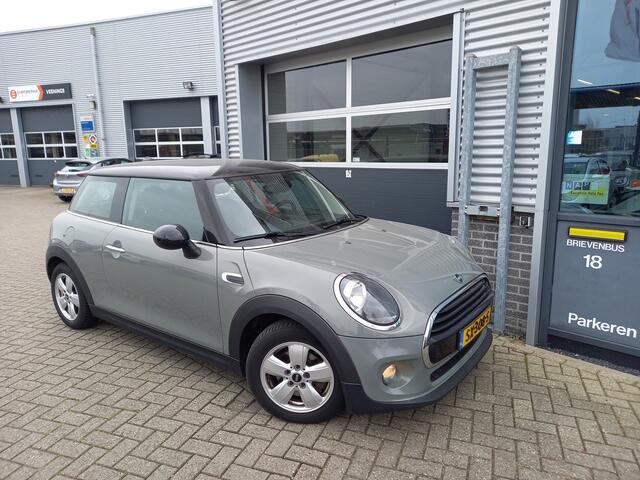 Mini COOPER Mini 1.5 - 1 EIGENAAR - NL AUTO - NAVI - AIRCO - CRUISE -
