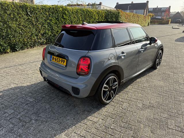 Mini COOPER Mini 1.5 Chili.JCW pakket! Facelift !,Leer,Pano,LED. Super mooi !!