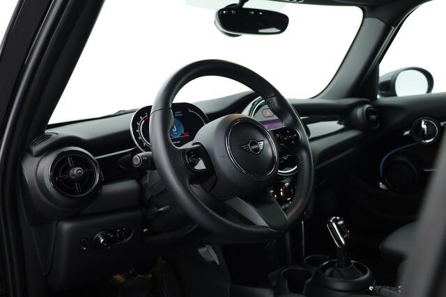 Mini COOPER Mini 1.5 Camden - Aut. | Rijklaar! | Orig. NL | Dig. Cockpit | Nav+CarPlay | ACC | Cruise | Leder/Alcantara | Led | PDC | Sfeerverl. | LM V
