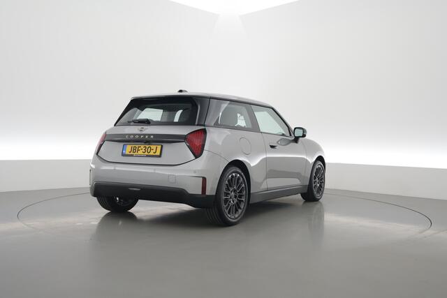 Mini COOPER Mini E Essential 40.7 kWh | Rijklaar! | Orig. NL | Dig. Cockpit | Camera+PDC | Nav+App.Connect | Dodehoek | Rijmodus | LED V