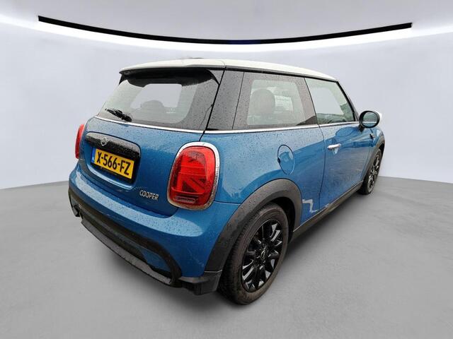 Mini COOPER Mini 1.5 Camden Edition NL-AUTO | LAGE KM STAND | NAVI | 1/2 LEDER