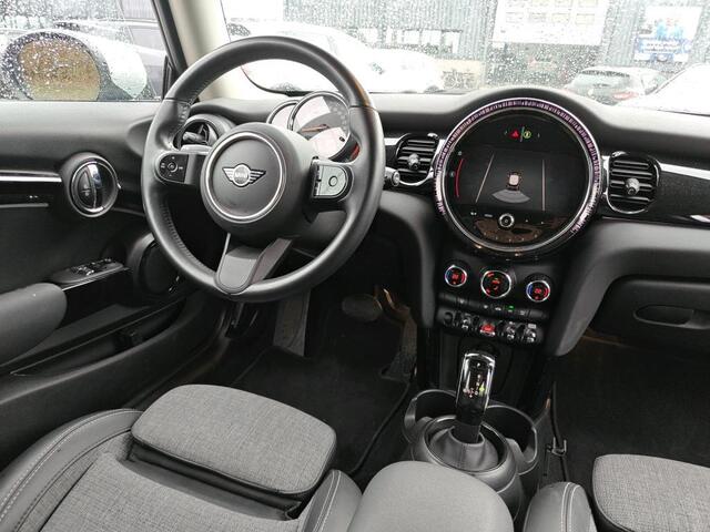 Mini COOPER Mini 1.5 Camden Edition NL-AUTO | LAGE KM STAND | NAVI | 1/2 LEDER