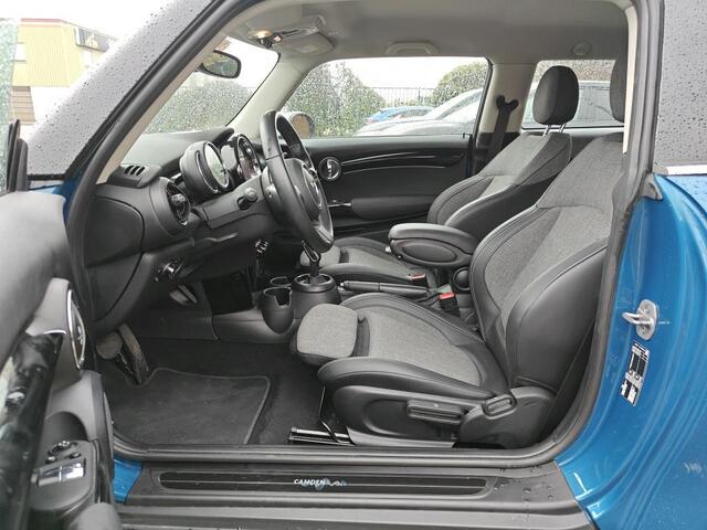 Mini COOPER Mini 1.5 Camden Edition NL-AUTO | LAGE KM STAND | NAVI | 1/2 LEDER