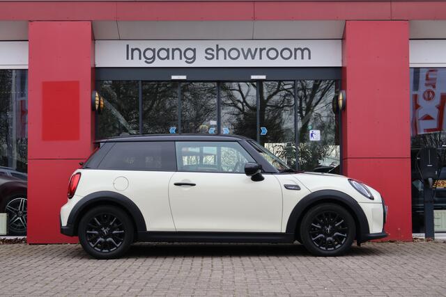 Mini COOPER Mini 1.5 Camden Edition Automaat | Origineel NL | Leder | Virtual Cockpit | Sportstoelen |