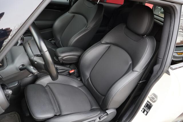 Mini COOPER Mini 1.5 Camden Edition Automaat | Origineel NL | Leder | Virtual Cockpit | Sportstoelen |