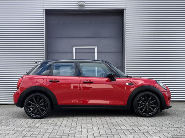 Mini COOPER Mini 1.5 Dalston Edition I Aut. I 5 Deurs I Carplay I Camera I Sportstoelen