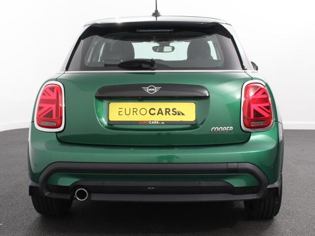 Mini COOPER Mini 1.5 Automaat Maximise | Achteruitrij Camera | Navigatie | Keyless start | Climate Control | Parkeer sensoren | Verwarmde voorstoelen