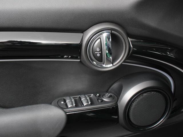 Mini COOPER Mini 1.5 Automaat Maximise | Achteruitrij Camera | Navigatie | Keyless start | Climate Control | Parkeer sensoren | Verwarmde voorstoelen