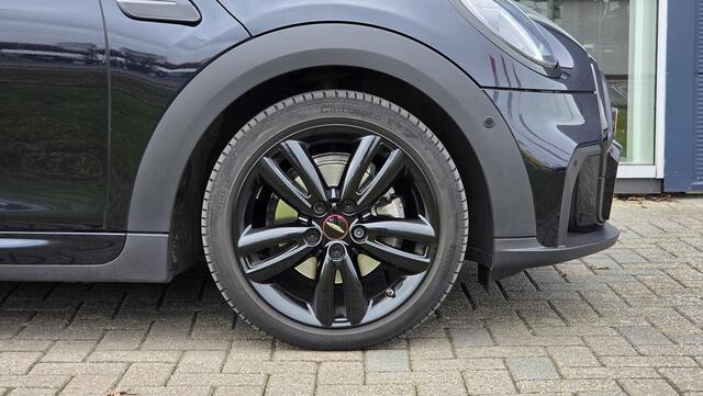 Mini COOPER Mini 1.5 Resolute Edition | NAP | Pano | Automaat | JCW | Wit Leder | Keyless | Stoelverwarming | Camera | PDC