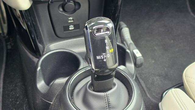 Mini COOPER Mini 1.5 Resolute Edition | NAP | Pano | Automaat | JCW | Wit Leder | Keyless | Stoelverwarming | Camera | PDC