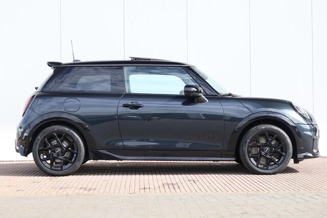 Mini COOPER Mini 1.5 C John Cooper Works XL Stuurwiel verwarmd / Comfort Access/ Panoramadak/ Elektrische Stoelen met geheugen/ Driving Assistant Plus