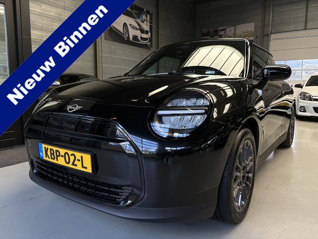 Mini COOPER Mini E Essential 40.7 kWh Nieuw Camera, Head-up display, Cruise