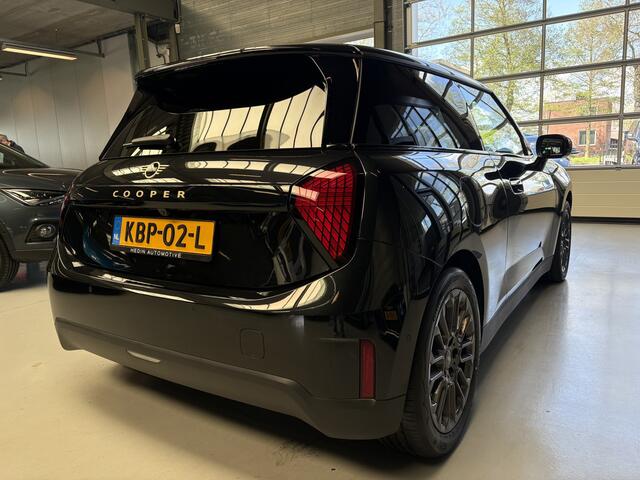 Mini COOPER Mini E Essential 40.7 kWh Nieuw Camera, Head-up display, Cruise