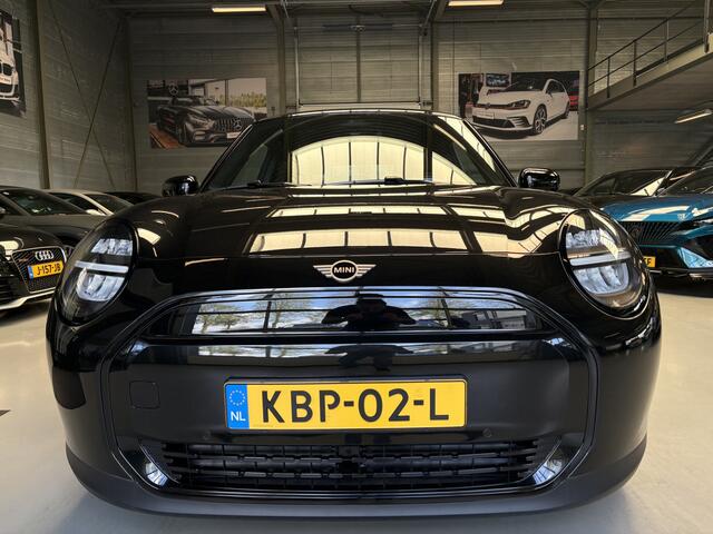 Mini COOPER Mini E Essential 40.7 kWh Nieuw Camera, Head-up display, Cruise