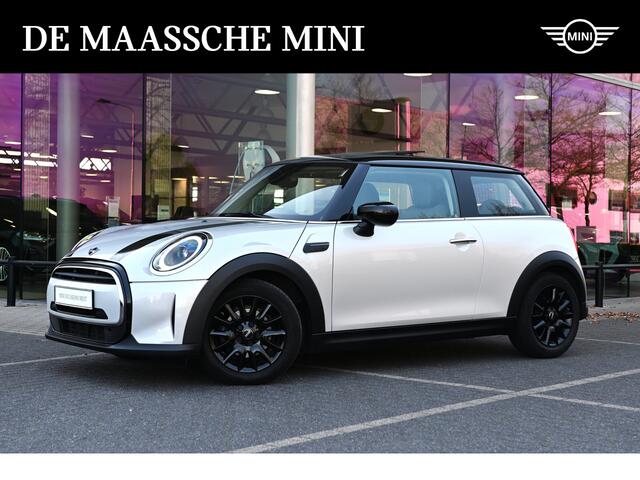 Mini COOPER Hatchback Classic / Panoramadak / Sportstoelen / LED / Cruise Control / 16" LM Victory Spoke zwart