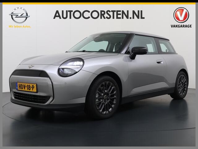 Mini COOPER Mini E 40.7kWh SOH 99% Navi Camera Apple Carplay Android Auto Cruise Control Pdc Lmv DAB Led Regen-Lichtsensor Bluetooth Dodehoek detector Rijstrooksensor WiFi Isofix Origineel Nederlandse Auto Fabrieksgarantie tot 7-2-2028 Accu garantie tot 7-2-2033/160.