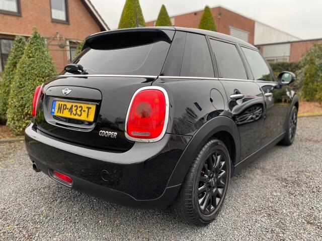 Mini COOPER 1.5 COOPER BUSINESS 5drs NAVI, NL Auto, Airco, Cruise