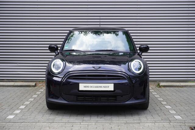Mini COOPER 3-deurs C Classic Uitvoering | Premium Go Pakket | 17 inch LM Tentacle Spoke black | Piano Black Exterior pack | Achteruitrijcamera | Extra getint glas