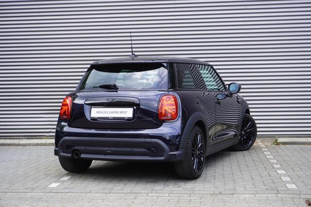 Mini COOPER 3-deurs C Classic Uitvoering | Premium Go Pakket | 17 inch LM Tentacle Spoke black | Piano Black Exterior pack | Achteruitrijcamera | Extra getint glas