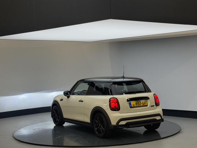Mini COOPER Mini 1.5 Classic | Automaat | Panodak | Black Optic pakket | Carplay | NL Auto