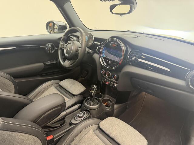Mini COOPER Mini 1.5 Classic | Automaat | Panodak | Black Optic pakket | Carplay | NL Auto
