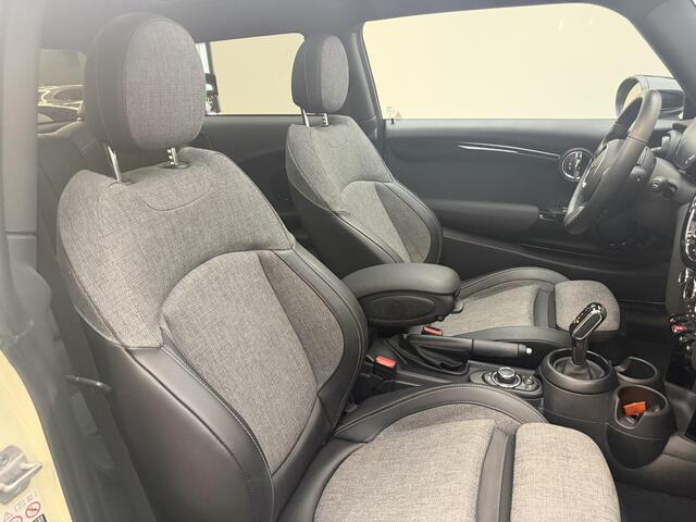 Mini COOPER Mini 1.5 Classic | Automaat | Panodak | Black Optic pakket | Carplay | NL Auto