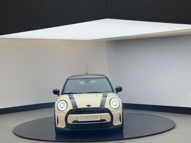 Mini COOPER Mini 1.5 Classic | Automaat | Panodak | Black Optic pakket | Carplay | NL Auto