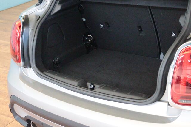 Mini COOPER Mini 1.5 Camden Edition Automaat | NAVI | CLIMA | PDC ACHTER | CRUISE | LMV |