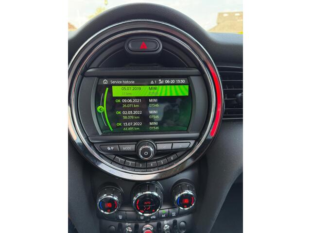 Mini COOPER Mini 1.5 Pepper | Panoramadak | Cruise Control | Apple Carplay | Navigatie | Climate Control | NAP | Dealer Onderhouden | Keyless | Automaat