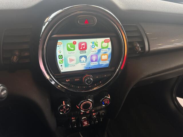 Mini COOPER 1.5 Serious B | Automaat | Carplay | Xenon | PDC | Weinig KM | Interesse in een bezichtiging of proefrit, bel of app met 06-24282842 / 06-42130156