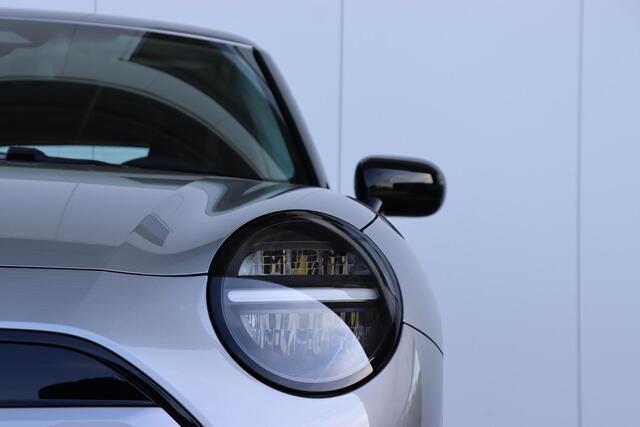 Mini COOPER Mini E Essential 40.7 kWh Nieuw/ Carplay/ Navigatie/ Cruise control/ Achteruitrijcamera/ 17 inch LMV