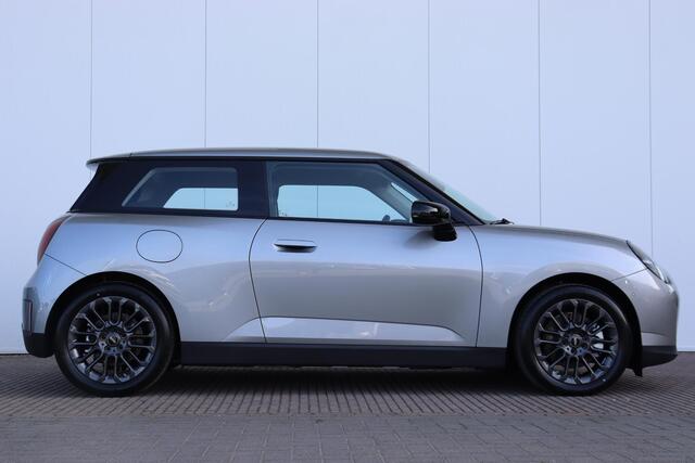 Mini COOPER Mini E Essential 40.7 kWh Nieuw/ Carplay/ Navigatie/ Cruise control/ Achteruitrijcamera/ 17 inch LMV