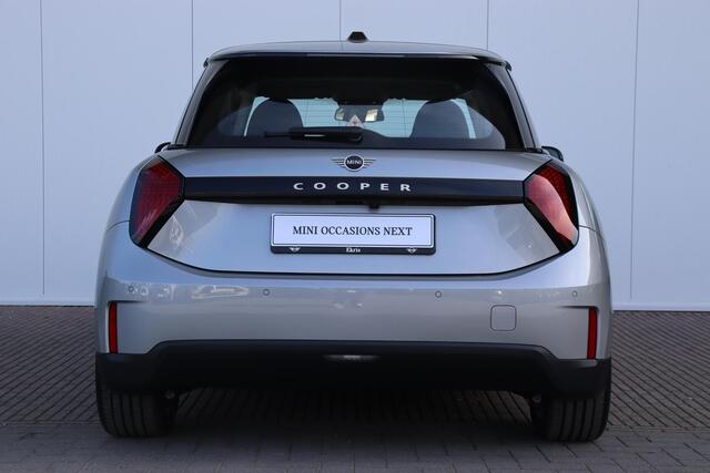Mini COOPER Mini E Essential 40.7 kWh Nieuw/ Carplay/ Navigatie/ Cruise control/ Achteruitrijcamera/ 17 inch LMV