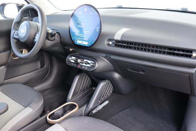 Mini COOPER Mini E Essential 40.7 kWh Nieuw/ Carplay/ Navigatie/ Cruise control/ Achteruitrijcamera/ 17 inch LMV